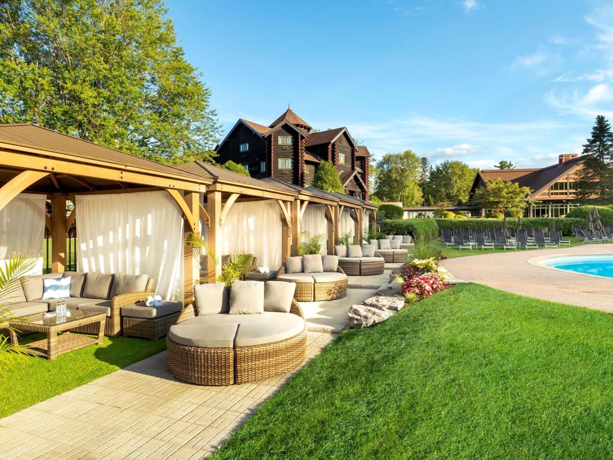 Fairmont Le Chateau Montebello Exteriör bild